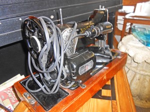 Singer Sewing Machine at Ambridge Antiques in Iroquois Falls, ON