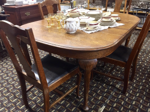 Oak Dinner Table Set at Ambridge Antiques in Iroquois Falls